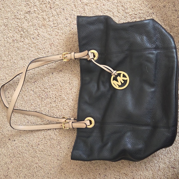 Michael Kors Handbags - Classic Michael Kors Black Leather Tote Purse